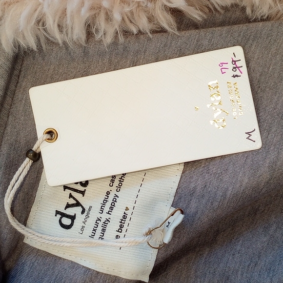 Dylan Ladies Faux Fur Vest Size:M Color:Light Pink NWT - Picture 9 of 12